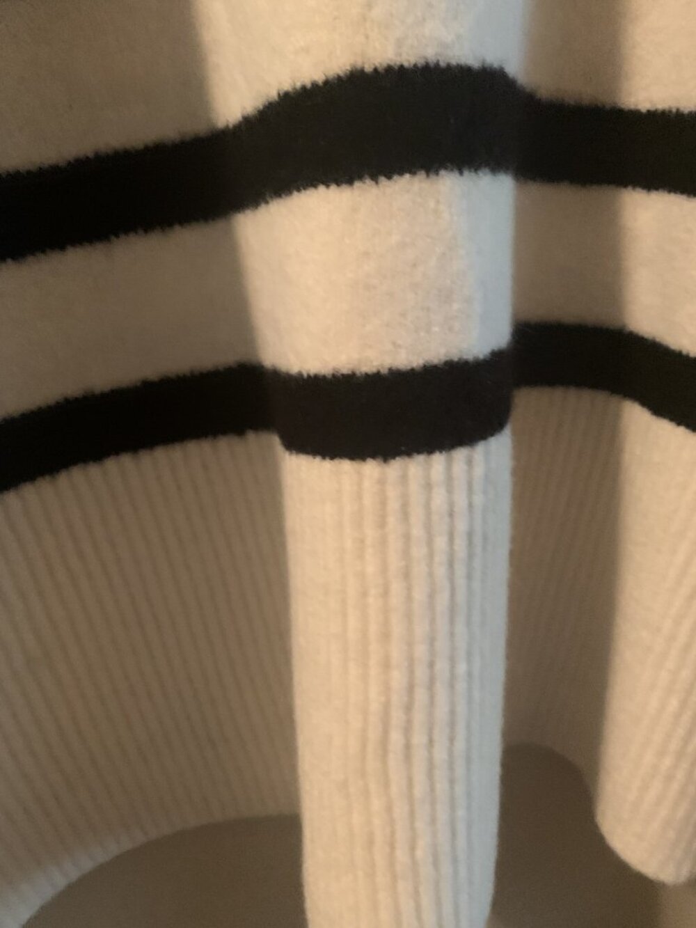 Sweater - Picture 3 of 7
